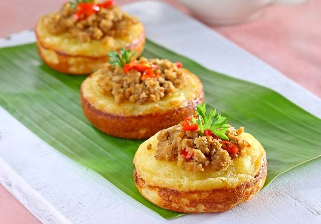 Kue Lumpur Singkong Pesmol Oncom Camilan Favorit Keluarga