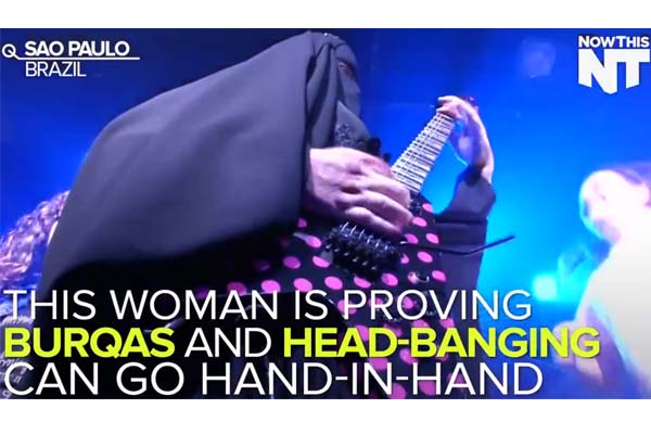 Aksi Gokil Wanita Muslim Gitaris Heavy Metal