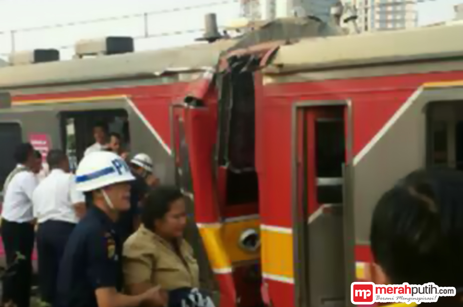 Ini Kisah Ibu Mencari Anaknya Saat Kecelakaan KRL Jakarta-Bogor