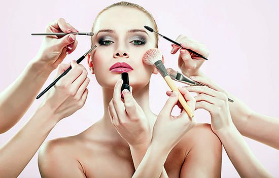 Rahasia Make Up Andalan Selebriti Hollywood