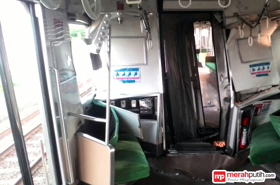 Akibat Kecelakaan Penumpang CommuterLine Jalan Kaki