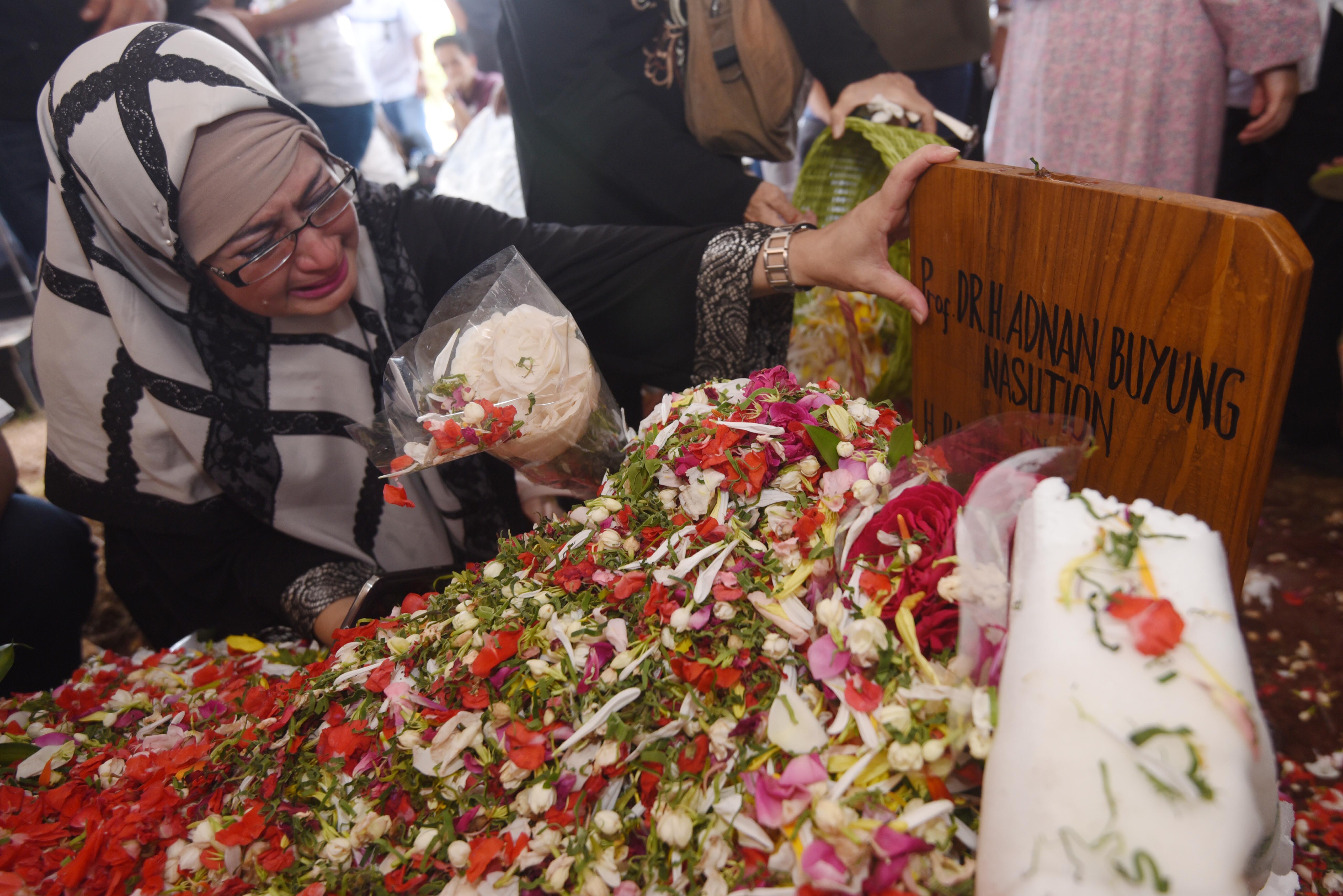 Kenangan Terakhir Istri Adnan Buyung Nasution 