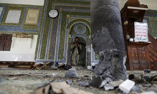 Serangan Bom Hantam Masjid Yaman Saat Salat Idul Adha 
