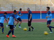 Diisukan Meninggal, Riedl Pastikan Sehat 