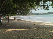 Pesona Pantai Carita di Ujung Barat Pulau Jawa