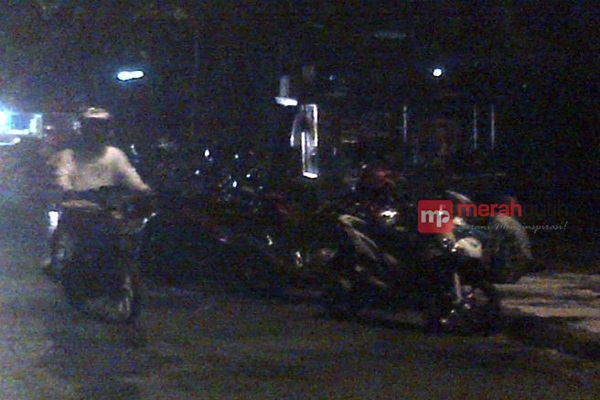  Trotoar Depan TMII, Jadi Lahan Kongkow Anak Muda