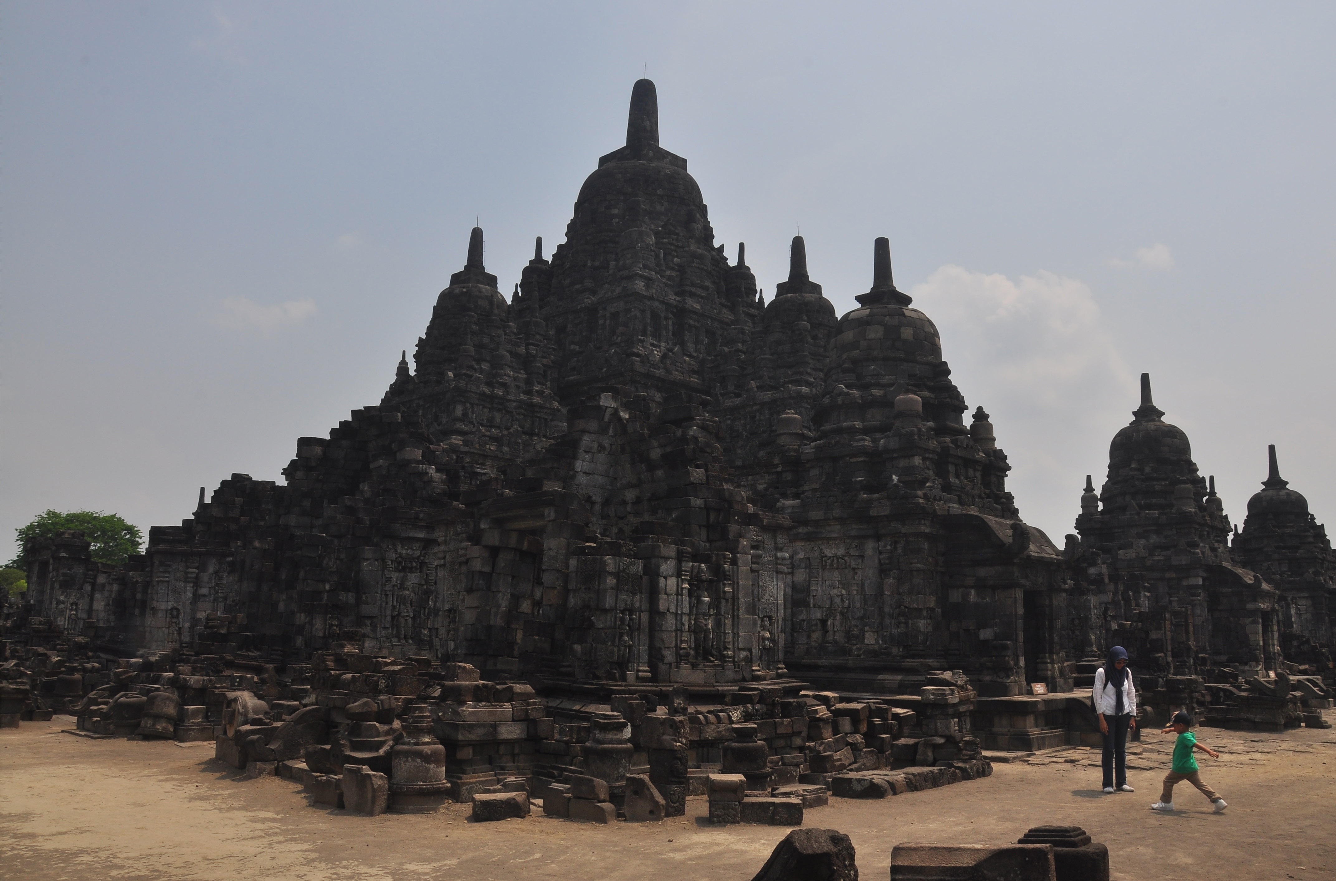 Wisata Edukasi Sejarah Candi Sewu Pilihan Tepat Liburan Keluarga