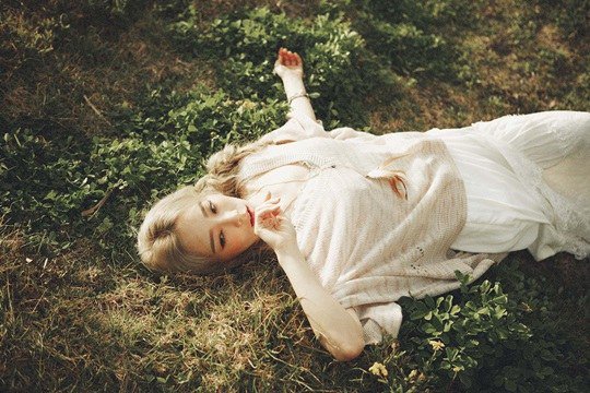 Taeyeon SNSD Gaet Rapper Verbal Jint di Album Solo Pertamanya