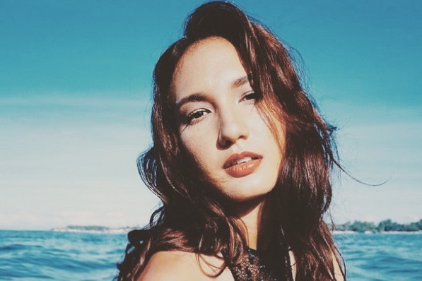 Nadine Chandrawinata Ajak Netizen Lebih Mengenal Budaya Indonesia