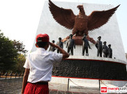 Program Wajib Belajar 9 Tahun Menyampingkan Warga di Daerah
