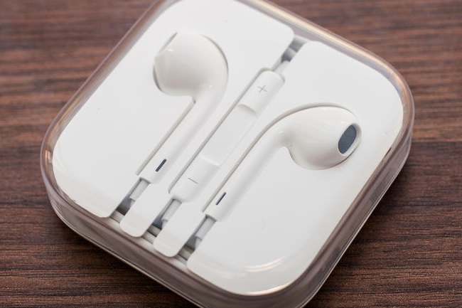 AirPods, Earphone Tanpa Kabel Besutan Apple