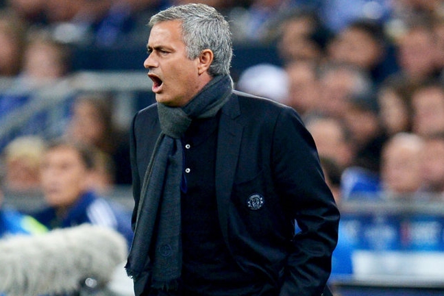 Chelsea Terpuruk, Jose Mourinho Salahkan Wasit