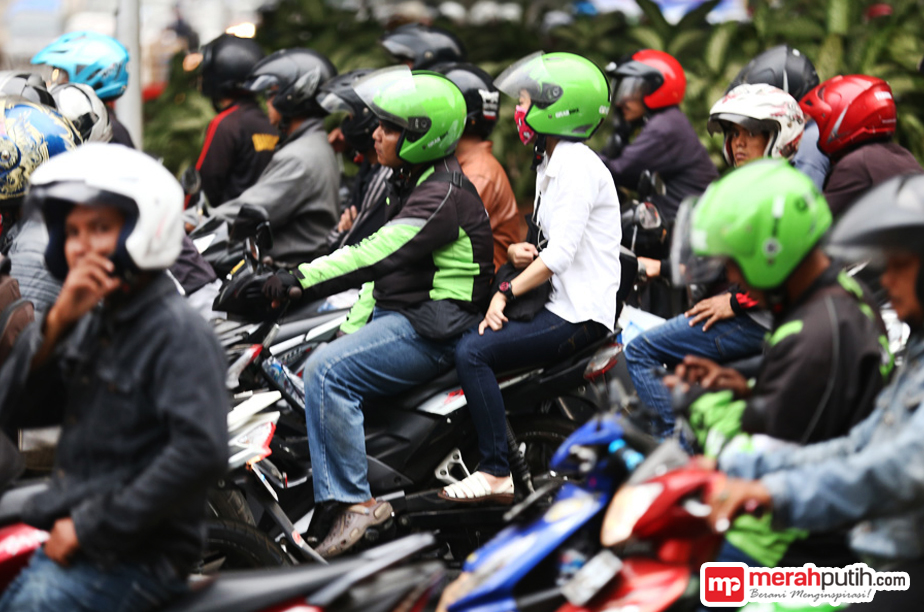 Driver UberJek Harus Lolos Tes Bau Badan