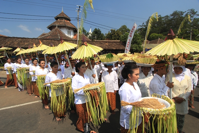Seren Taun Cigugur, Tradisi Syukuran Masyarakat Agraris