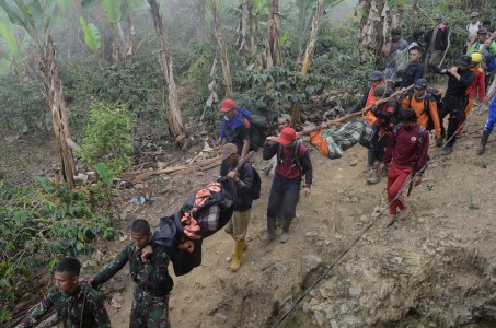 3 Korban Pesawat Aviastar Terindetifikasi