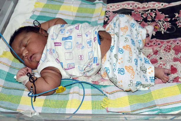 Ibu di India Lahirkan Bayi Raksasa