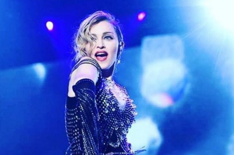 Madonna akan Stand Up Comedy di Tur Dunianya