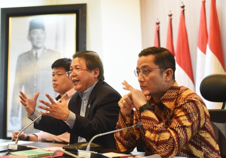 DPR Minta OJK Matangkan Peraturan Perbankan Syariah