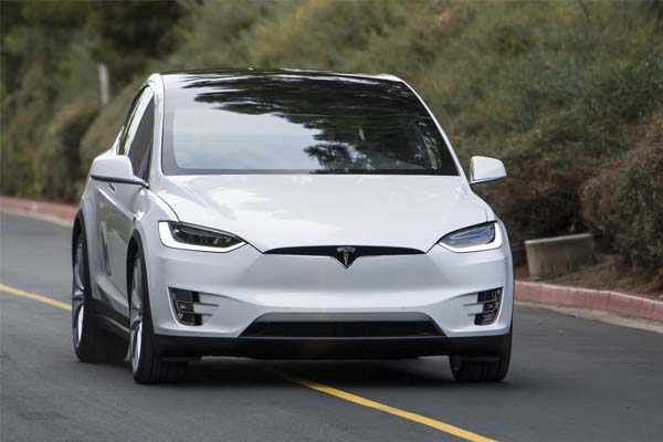 Tesla Perkenalkan Model 3 dan Model Y