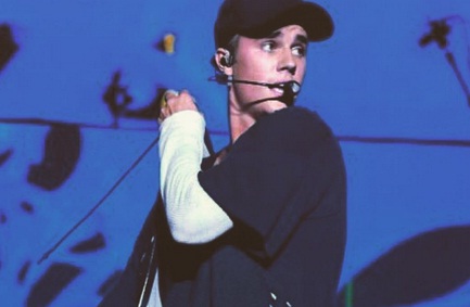 Justin Bieber Buat Tato Judul Album Baru di Tubuhnya