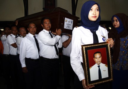 Jenazah Korban Pesawat Aviastar