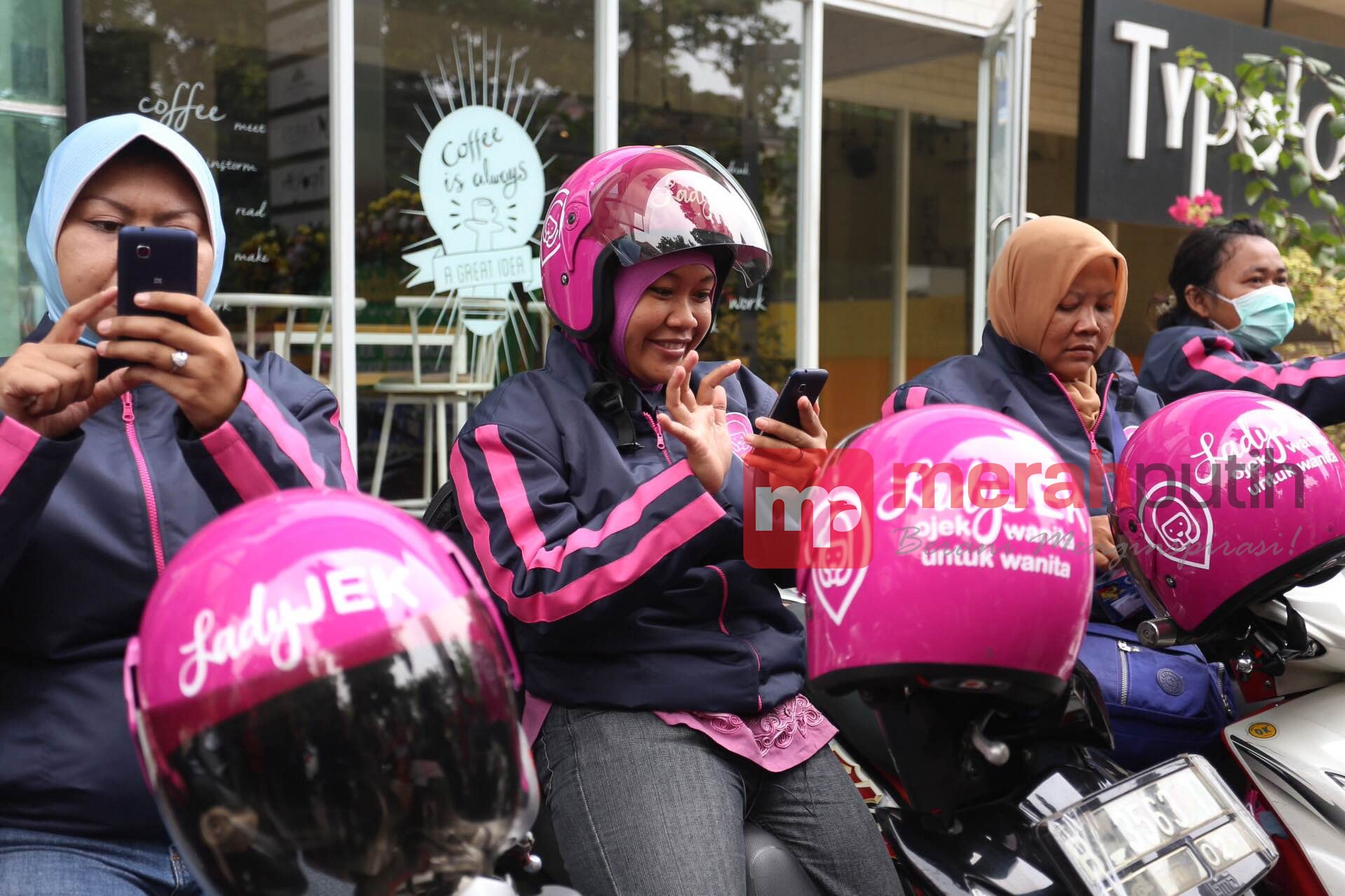 Launching LadyJEK, Ojek Online Khusus Wanita