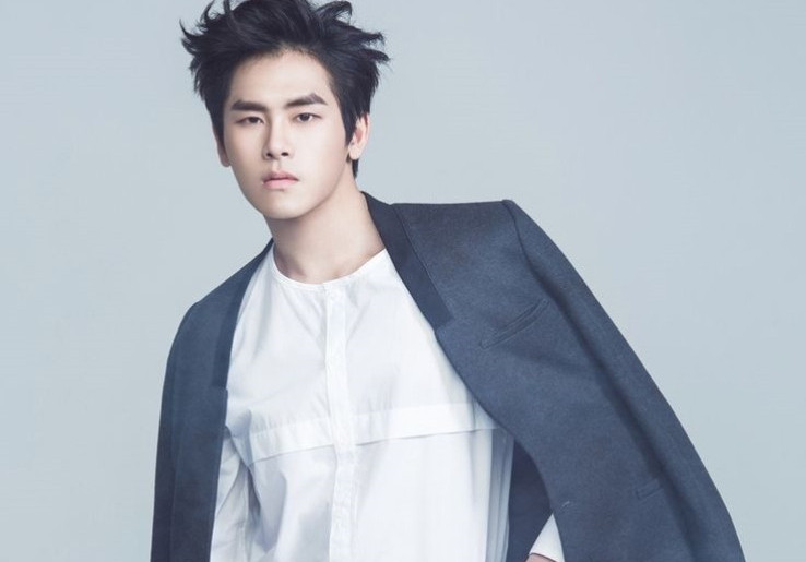 Hoya INFINITE Pamer Suara Cover Lagu 'Problem' Ariana Grande