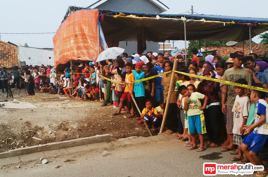 Warga Ngamuk Mau Gebuki Agus Pea Sampai Mati