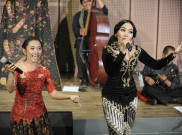 Dewi Gita dan Woro Mustika Tebar Pesona Lewat Lantun Sinden