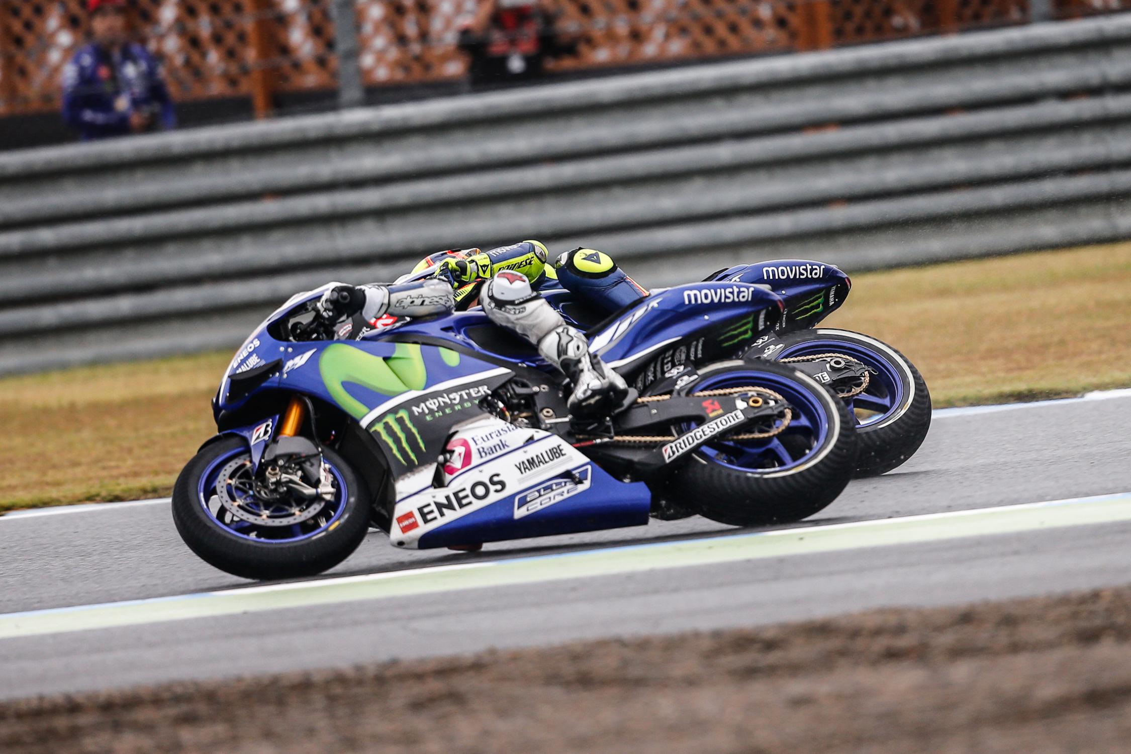 Kesalahan yang Membuat Lorenzo Dipecundangi Pedrosa dan Rossi