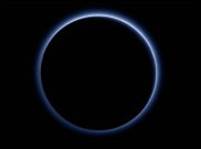 Atmosfer Pluto Berwarna Biru