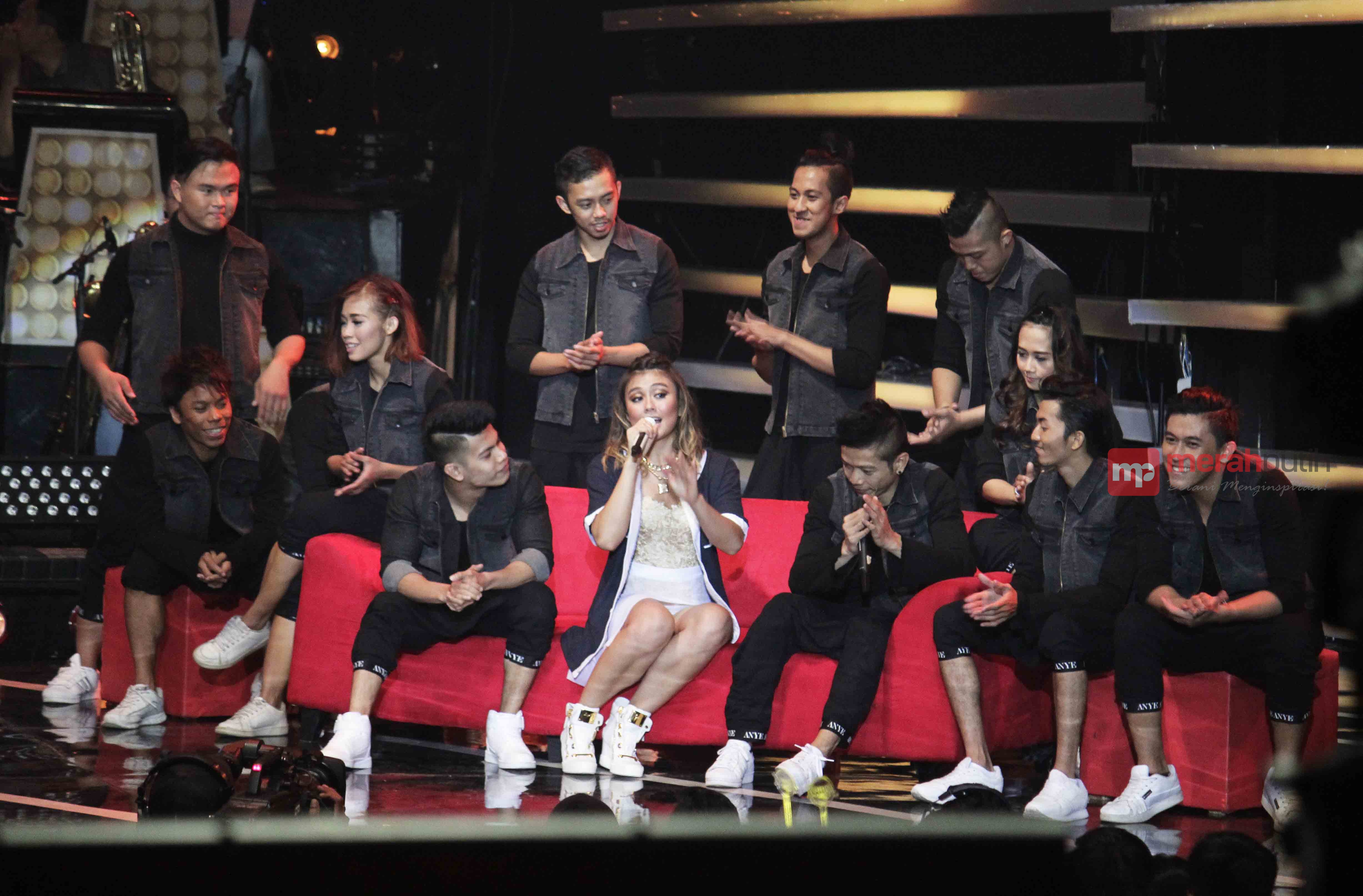 Rahasia Kompak Agnez Mo dengan Para Dancernya