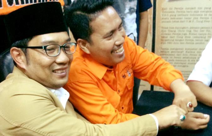 Ridwan Kamil 'Satukan' The Jak dan Viking