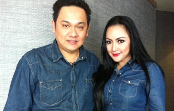Ini Penyebab Farhat Abbas Ceraikan Regina