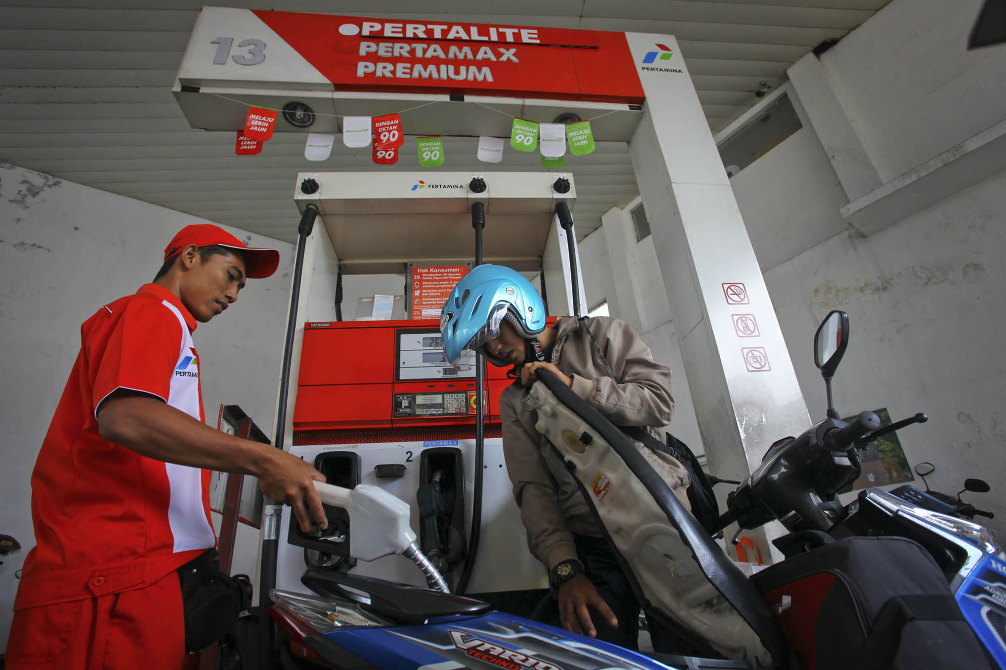 Harga BBM Turun Premium Jadi Rp7.150/liter, Solar Rp5.950/liter