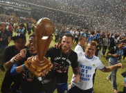Mengupas Keunikan Trofi yang Diraih Persib Bandung