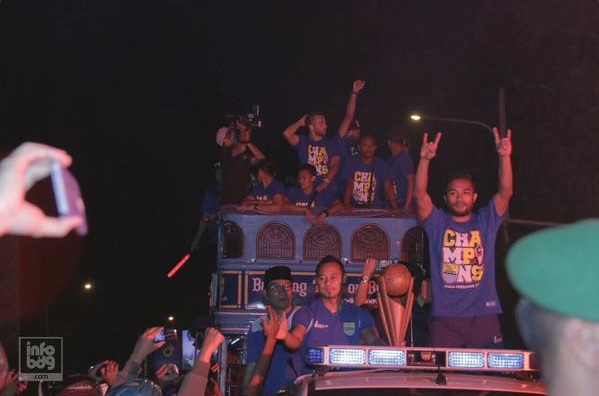 Pemain Persib Disambut Meriah Warga Kota Bandung