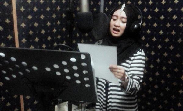Sibuk Syuting, Para Fans Tak Sabar Menanti Single Ega Kuningan