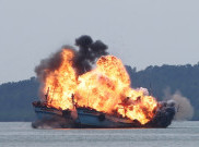 Peledakan Kapal Asing di Batam