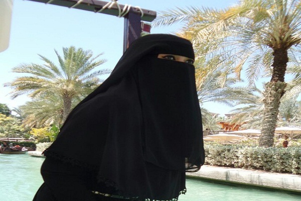 Soraya Abdullah dari Layar Kaca ke Cadar Penuh Misteri