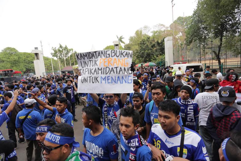 Usai Bentrok dengan Jakmania, Anggota Bobotoh Hilang di GBK