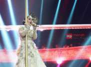 Gaun Seberat 20 Kg Milik Syahrini