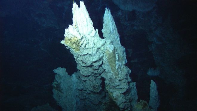 Pencarian Mikroba di Samudra Atlantik
