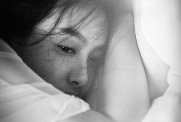 SM Entertainment Rilis Foto Teaser Victoria untuk Album Baru f(x) “4 Walls”