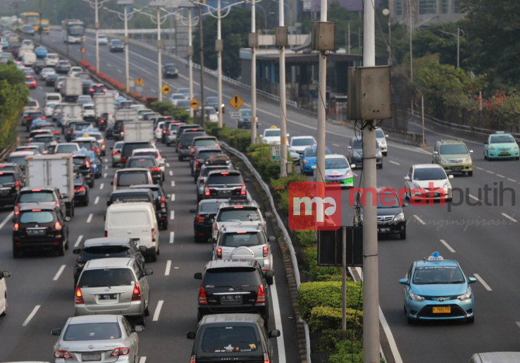 Perbaikan Jalan di Jakarta Molor itu Salah DPRD