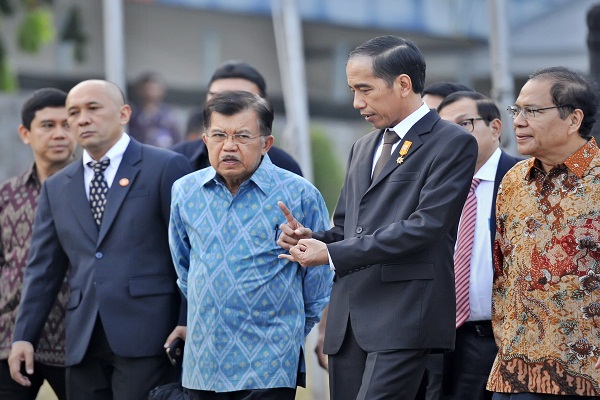 Pengamat: Jokowi Harus Reshuffle Semua Menteri