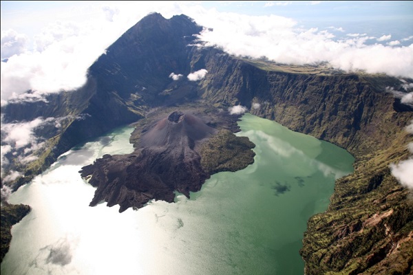 Gunung Barujari Lombok Meletus, Jumlah Pendaki Belum Diketahui