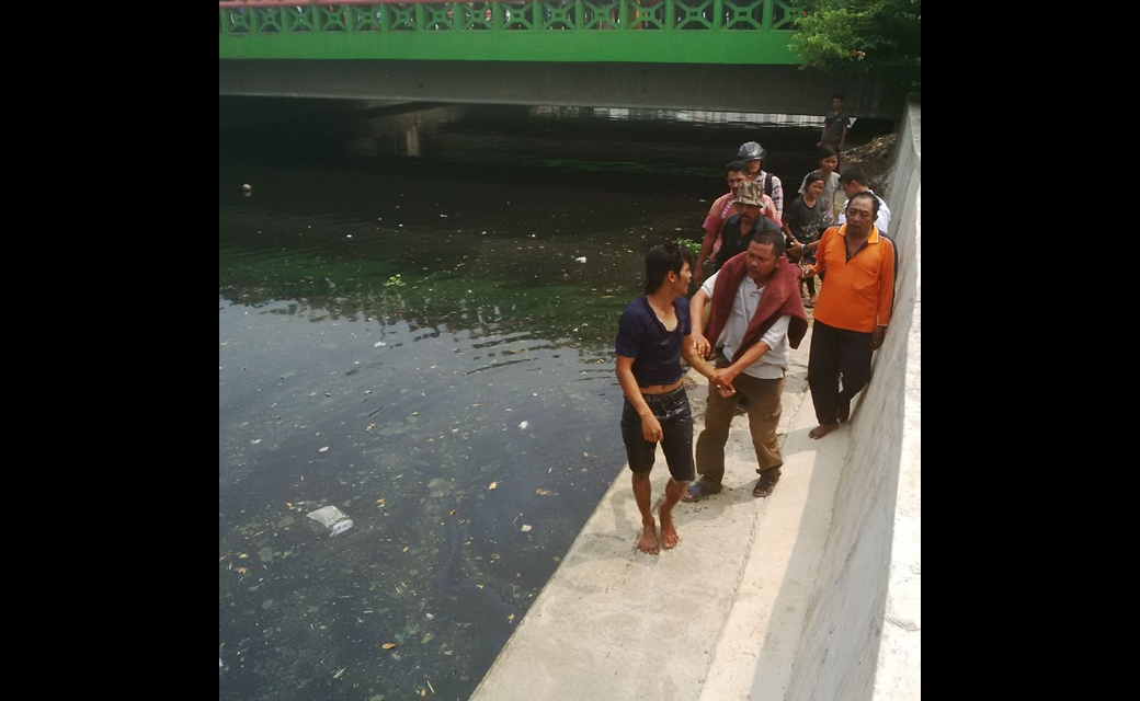 Sakti, Copet Kabur dari Amuk Massa dan Terjun ke Kali Sunter