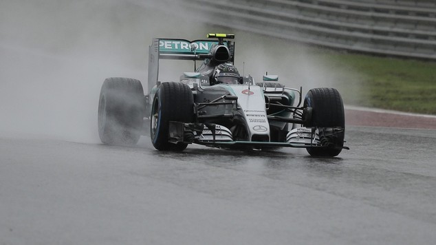 Rosberg Rebut Pole, Hamilton Start Kedua