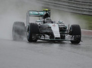 Rosberg Rebut Pole, Hamilton Start Kedua